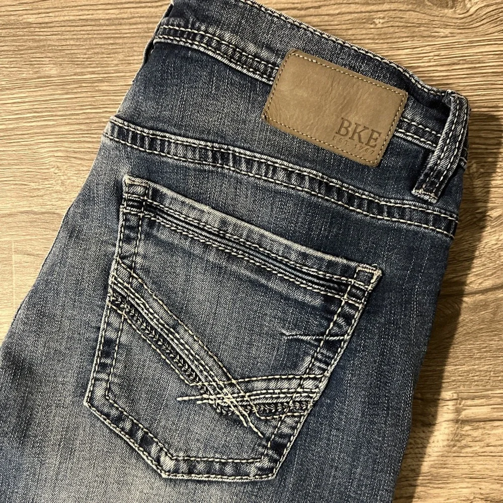 BKE Jake Straight Stretch Mid Rise Medium Wash Blue Jeans Men's Size 33x32